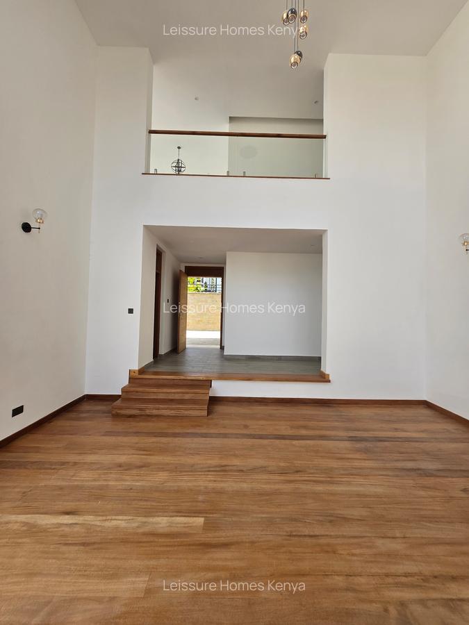 5 Bed Villa with En Suite at Apple Cross - 9