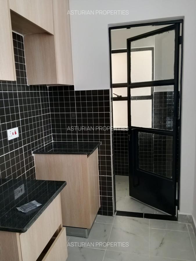 1 Bed Apartment with En Suite in Kitisuru - 1