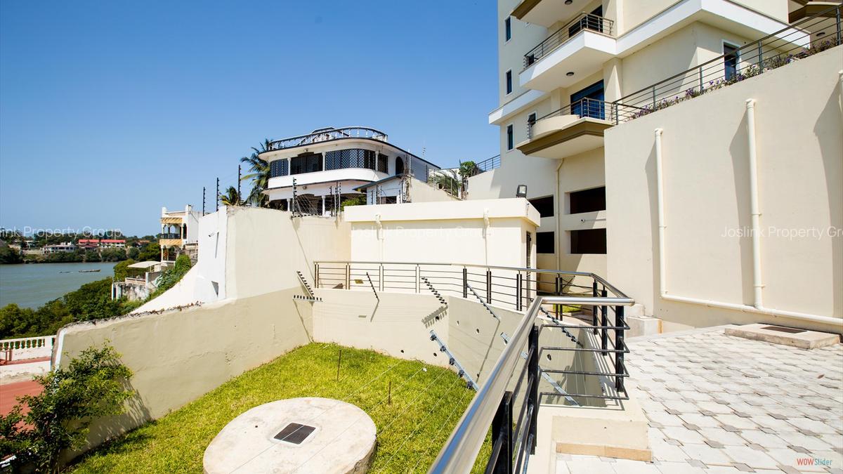 3 Bed Apartment with En Suite in Tudor - 6