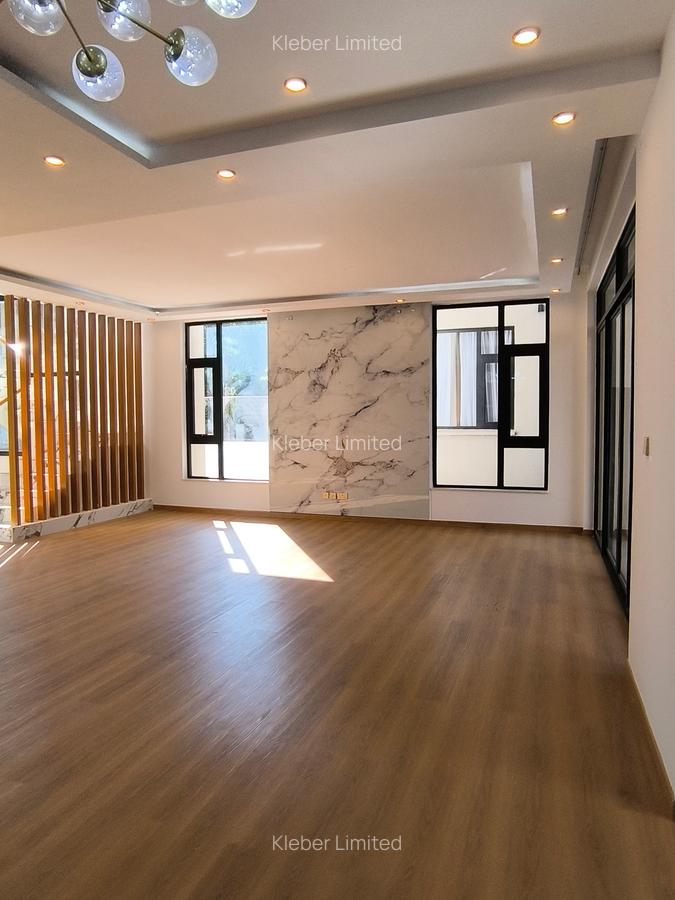 5 Bed Villa with En Suite in Lavington - 6