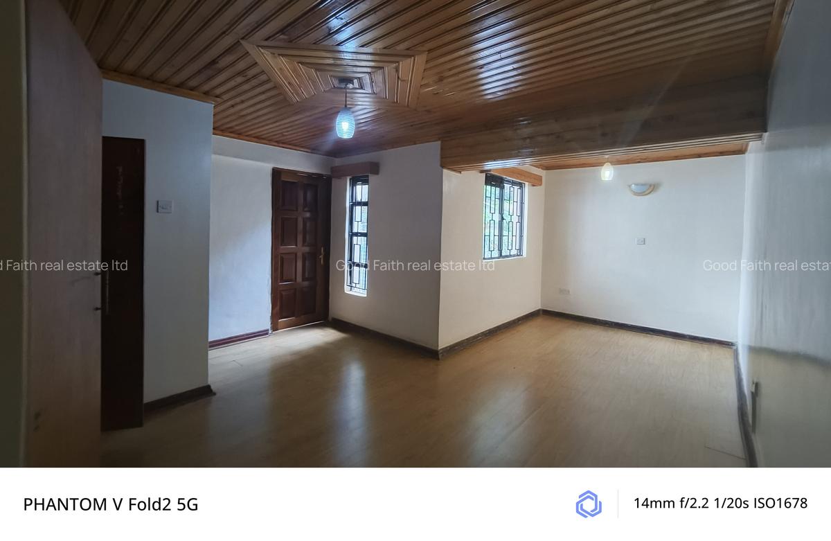 5 Bed House with En Suite in Runda - 11