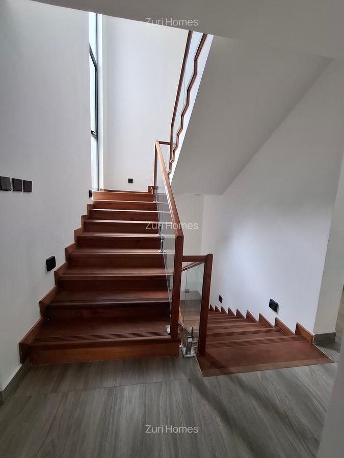 5 Bed Townhouse with En Suite in Lavington - 16