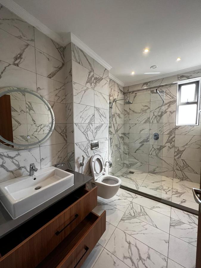 2 Bed Apartment with En Suite in Westlands Area - 9