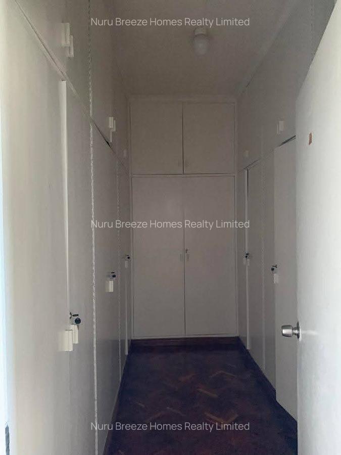 4 Bed House with En Suite in Spring Valley - 7