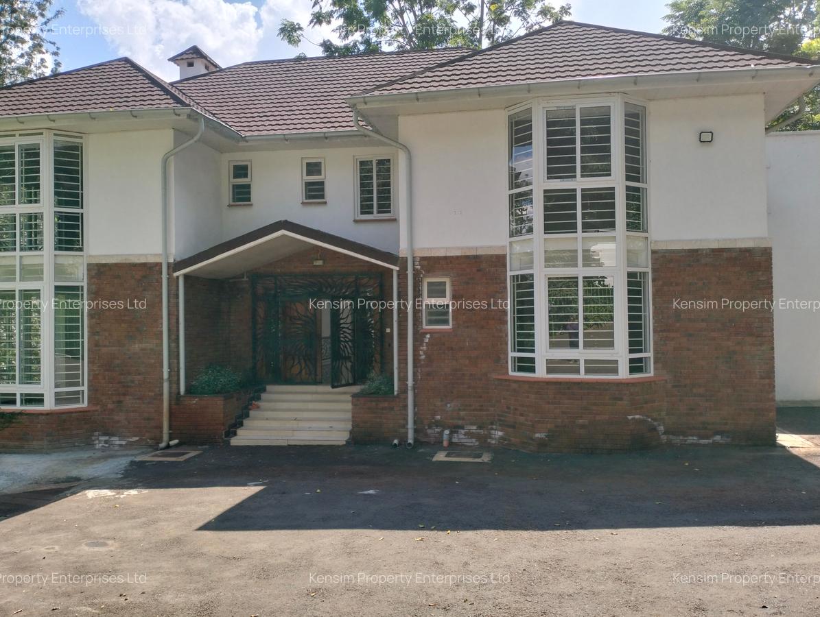 5 Bed Townhouse with En Suite in Rosslyn - 2