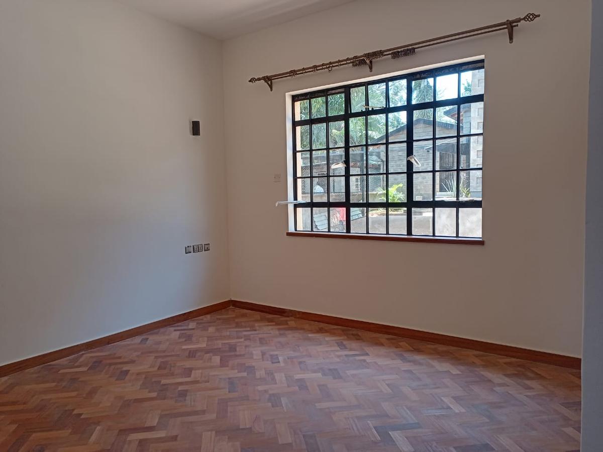 5 Bed Villa with En Suite at Lavington - 15