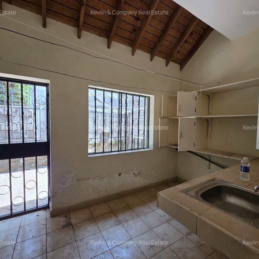 5 Bed Townhouse with En Suite in Kileleshwa - 11