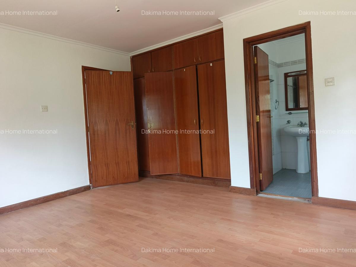 5 Bed Townhouse with En Suite in Runda - 14