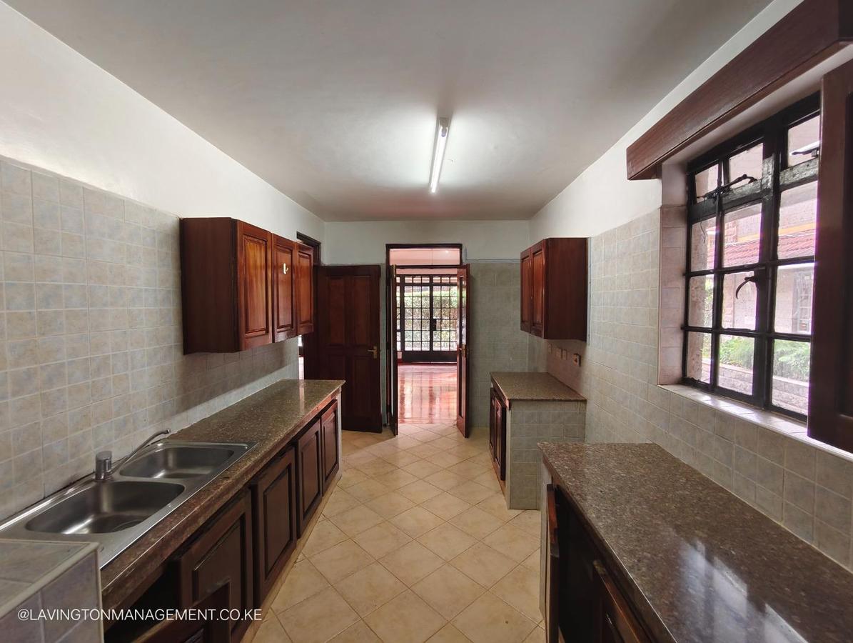 4 Bed Apartment with En Suite at Lavington - 8