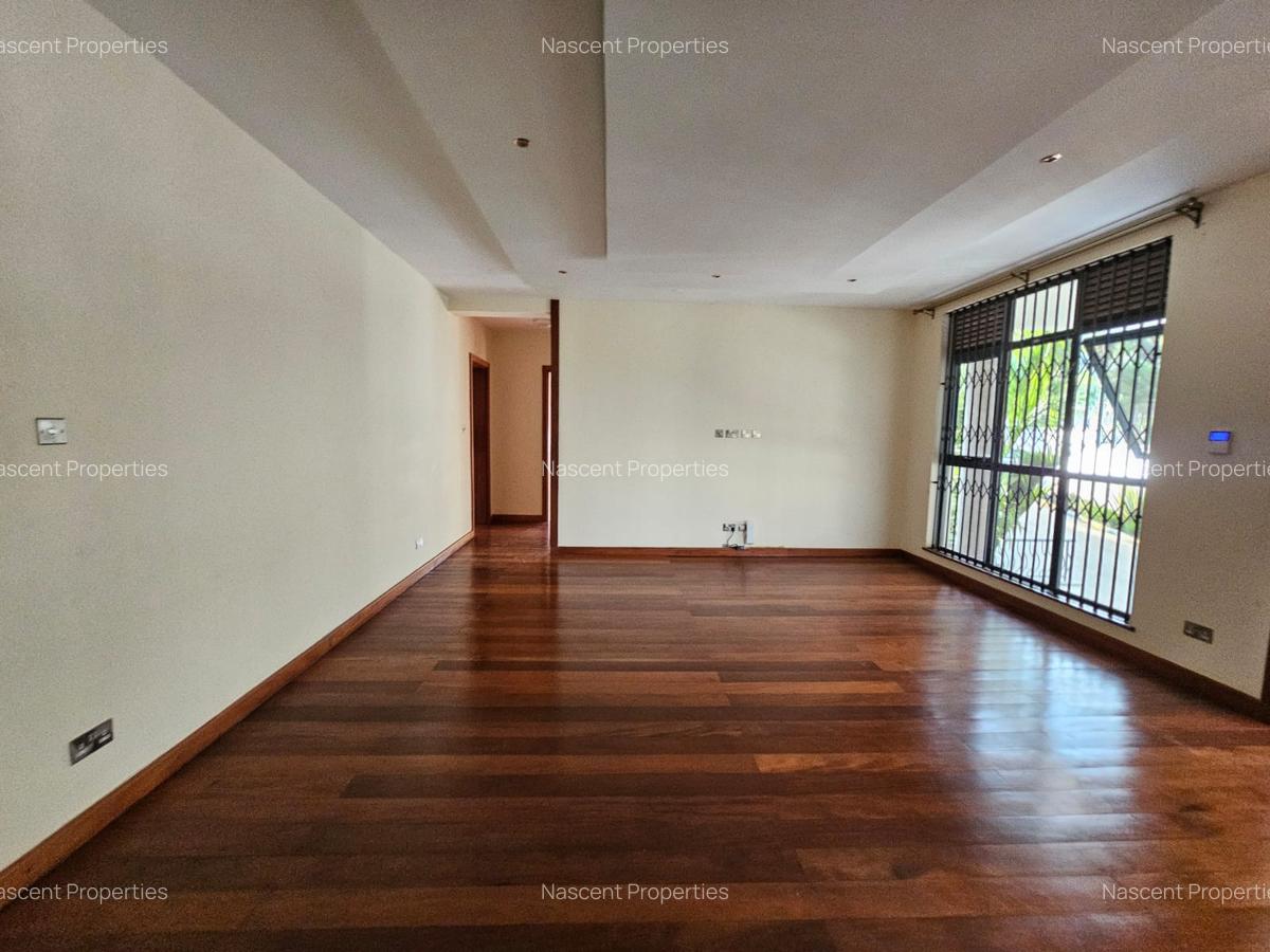 7 Bed House with En Suite in Nyari - 5