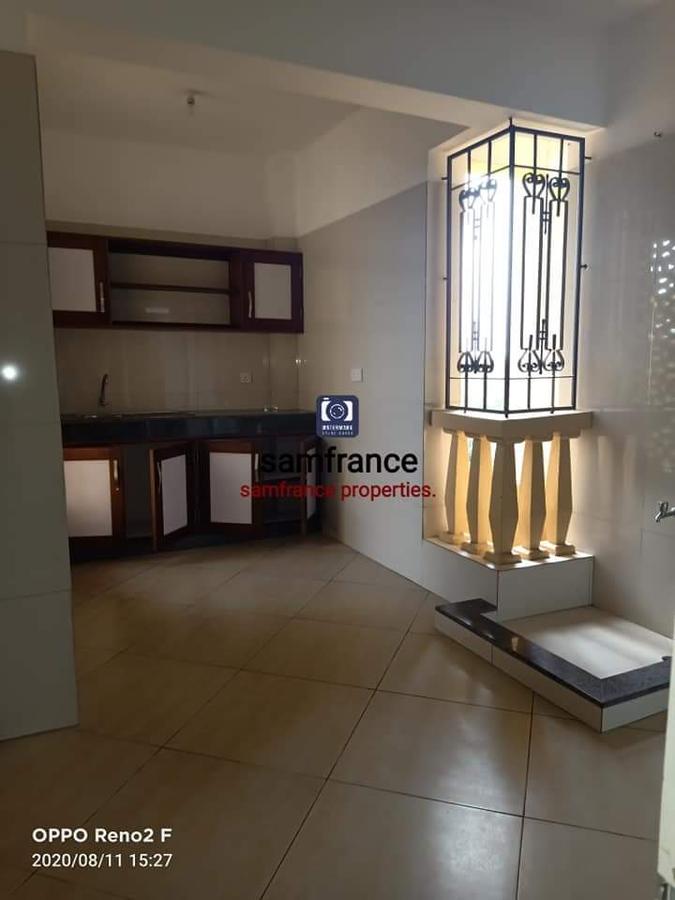 Serviced 3 Bed Apartment with En Suite at Links Road - 9