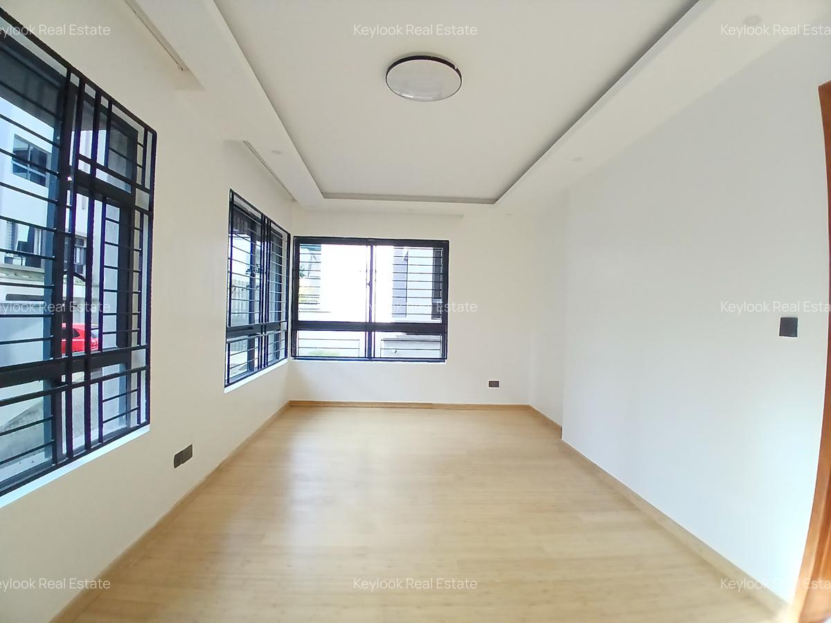 5 Bed Townhouse with En Suite at Lavington Green - 7