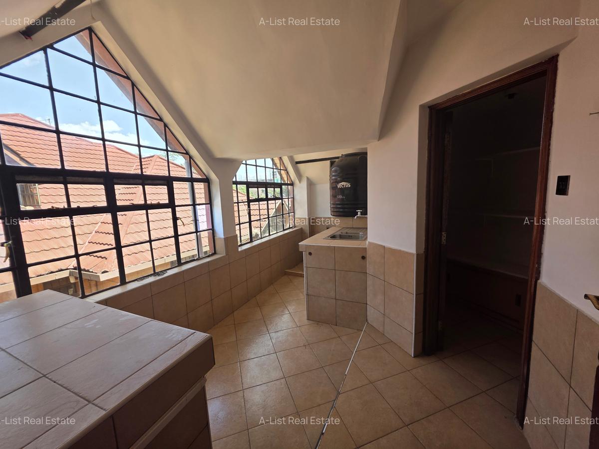 4 Bed Apartment with En Suite at Lavington - 5