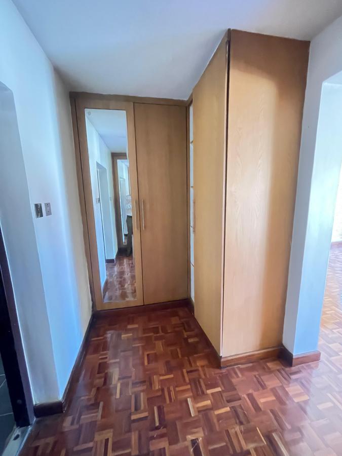 5 Bed Townhouse with En Suite in Lavington - 18