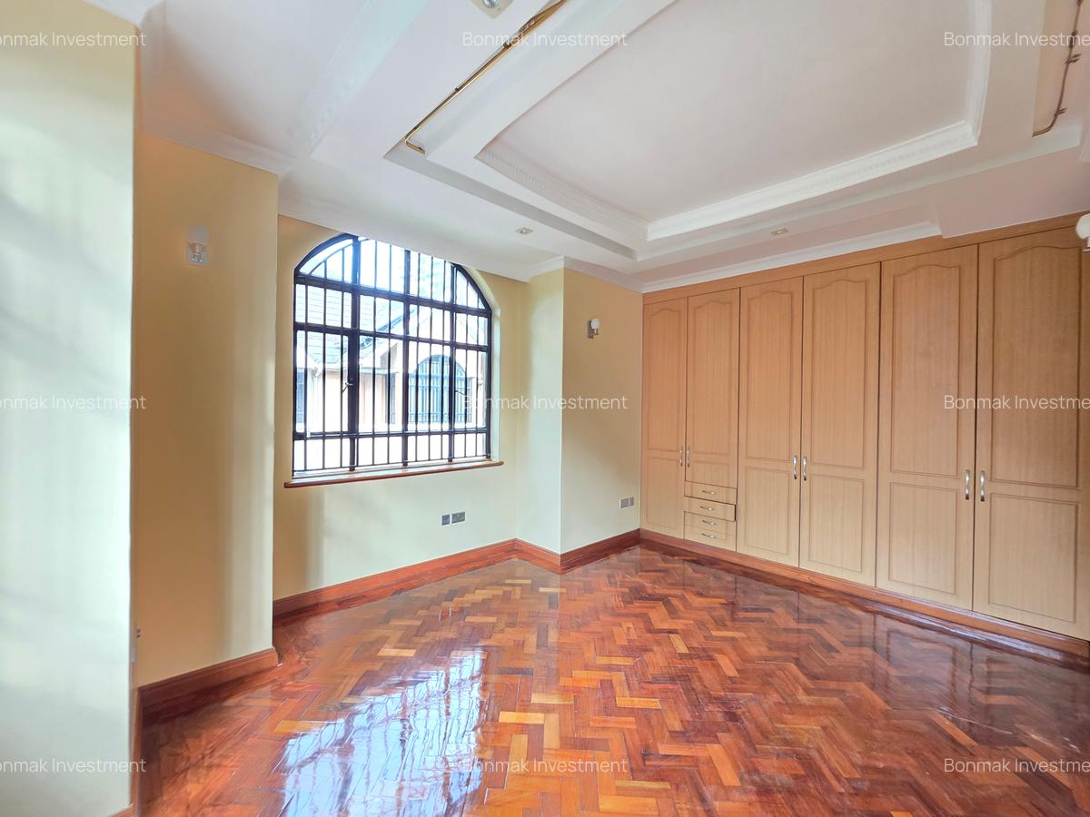 4 Bed Townhouse with En Suite at Lavington Green - 14