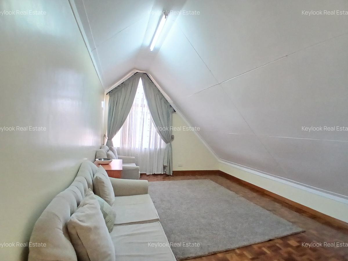 5 Bed Townhouse with En Suite at Lavington - 7