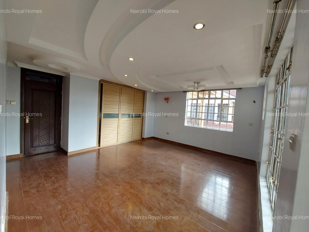 5 Bed Townhouse with En Suite at Convent Drive - 16