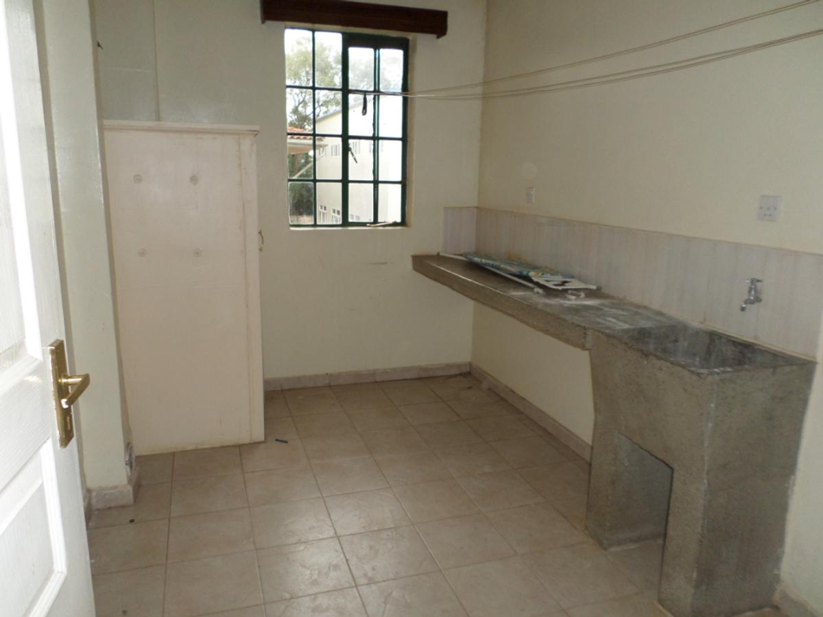 3 Bed Apartment with En Suite at Lavington - 9