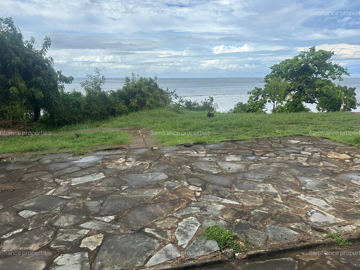 2.5 ac Land at Pangoni - 5