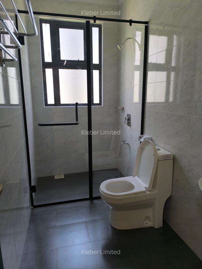 5 Bed House with En Suite in Ruiru - 11