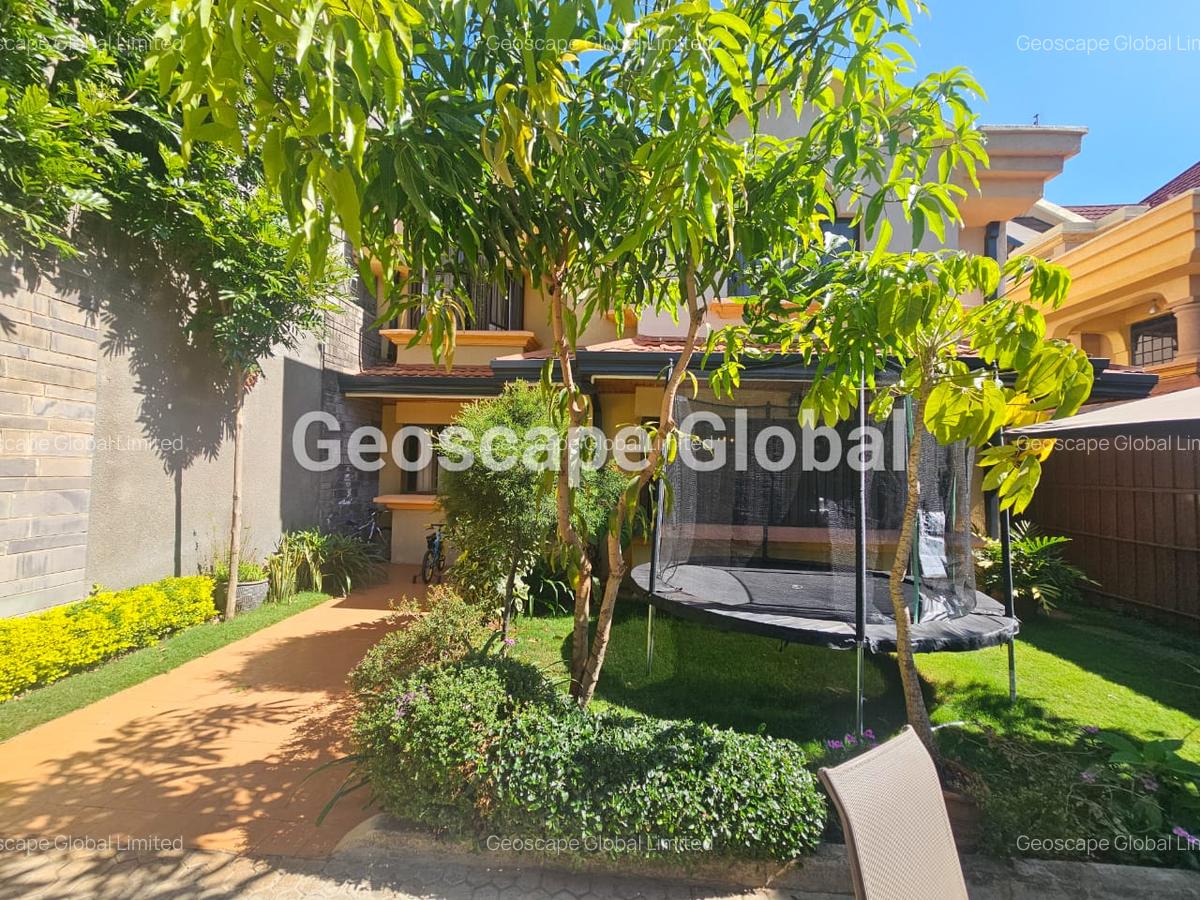 4 Bed House with En Suite in Runda - 11