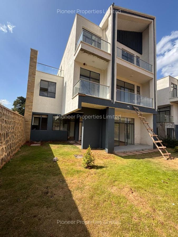 6 Bed House with En Suite at 00502 - 5