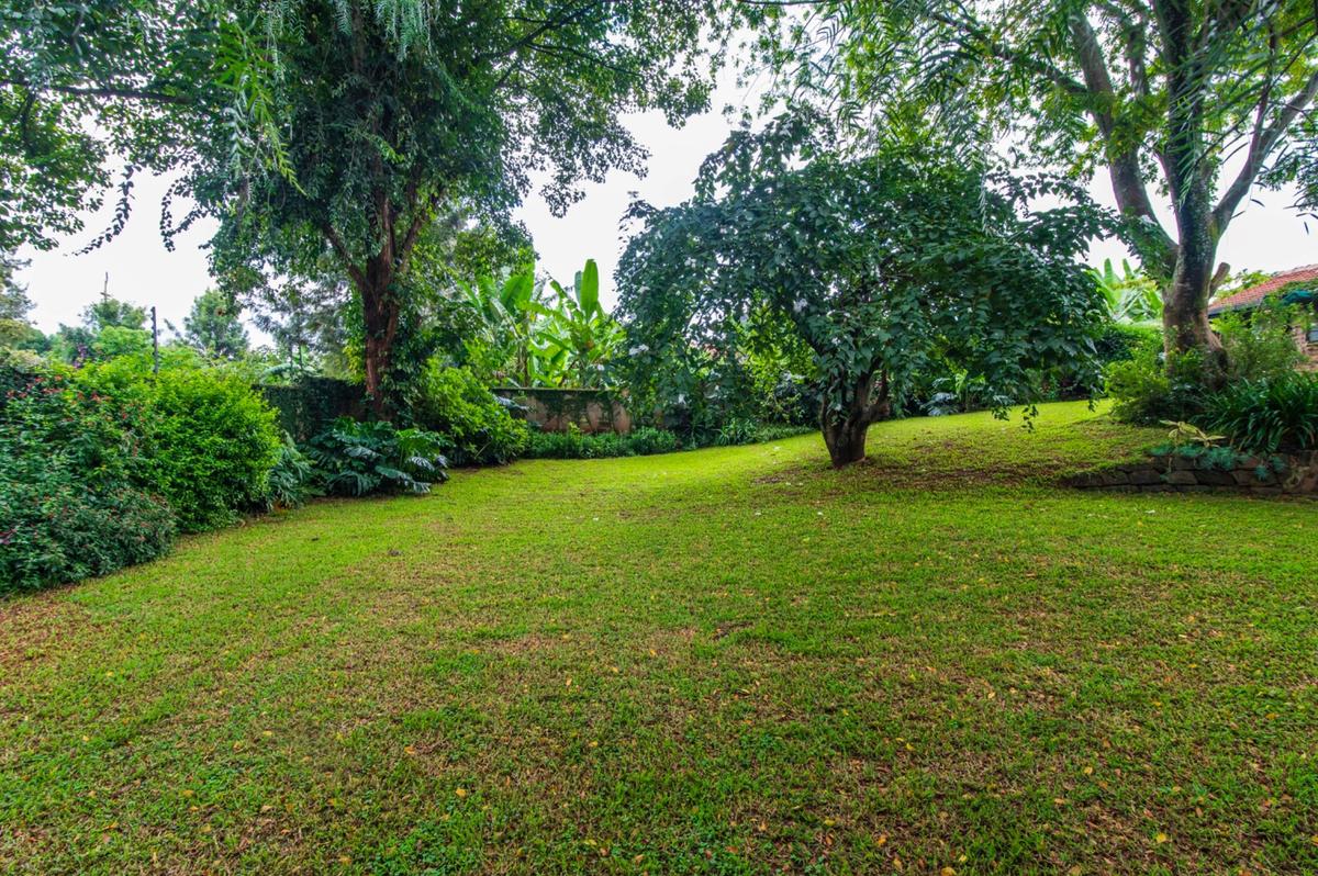 4 Bed House with En Suite in Runda - 18