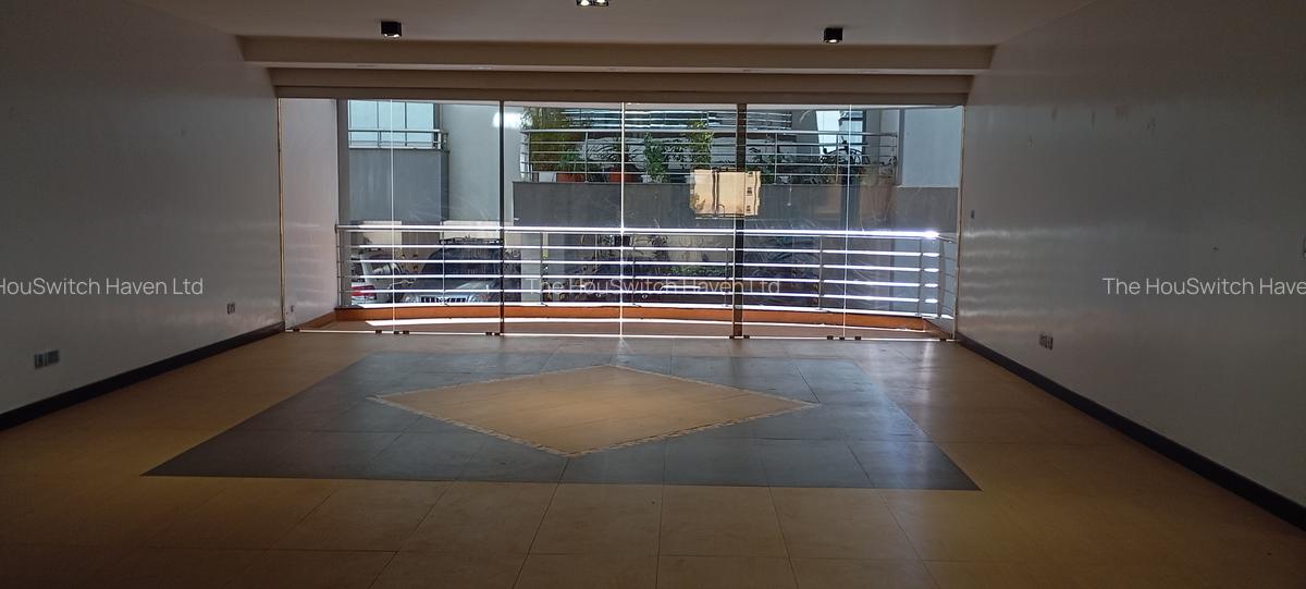 3 Bed Apartment with En Suite at Off Riverside Drive - 2