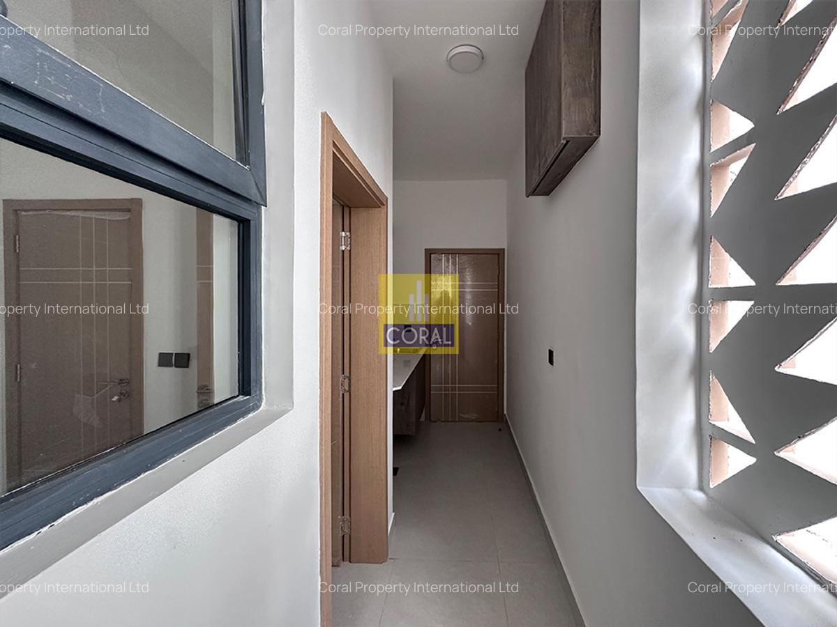 3 Bed Apartment in Brookside - 4