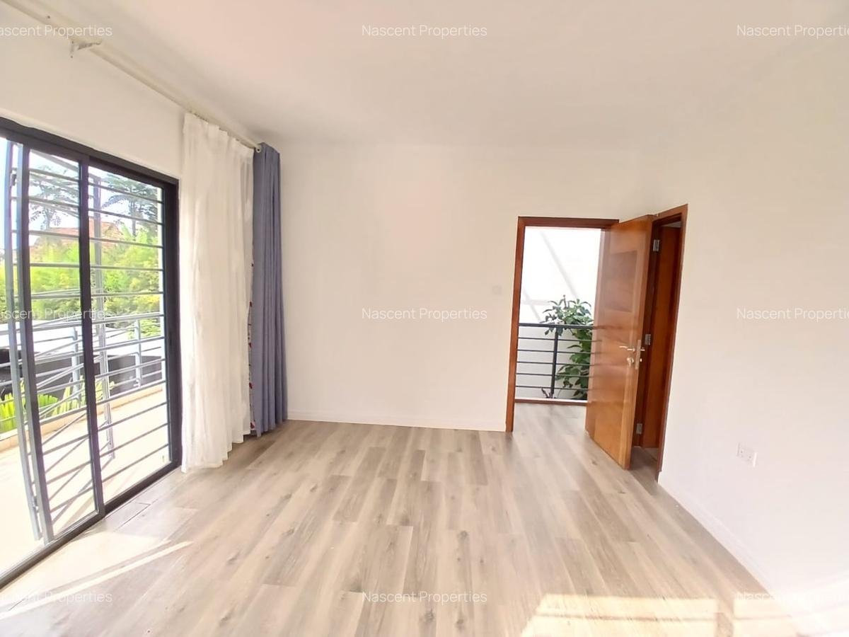 4 Bed House with En Suite in Runda - 8