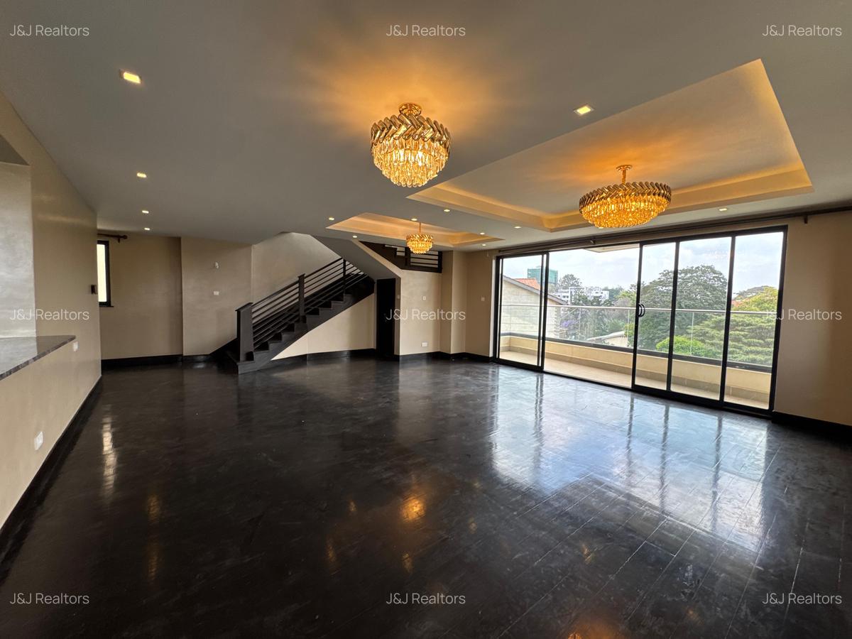 3 Bed Apartment with En Suite in Lavington - 9