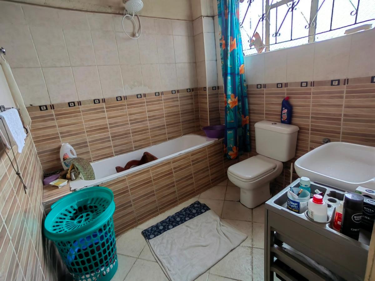 4 Bed Townhouse with En Suite at Near Boma Hotel - 13