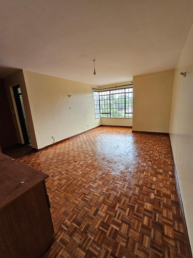 3 Bed Apartment with En Suite at Lavington - 2