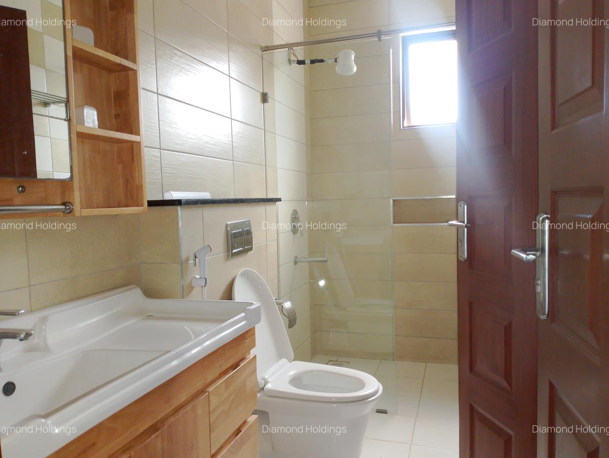 2 Bed Apartment with En Suite at Parklands - 7