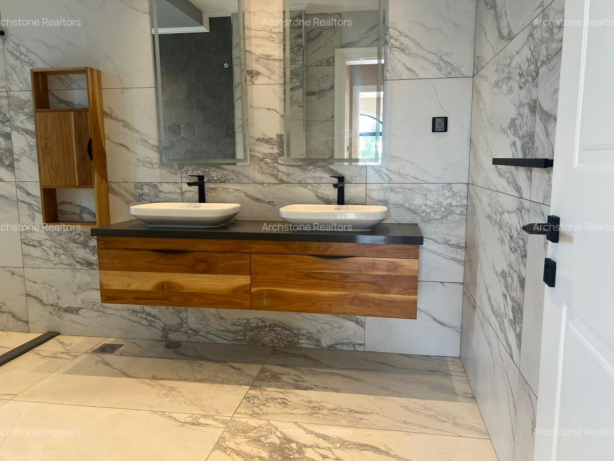 5 Bed Townhouse with En Suite in Loresho - 3