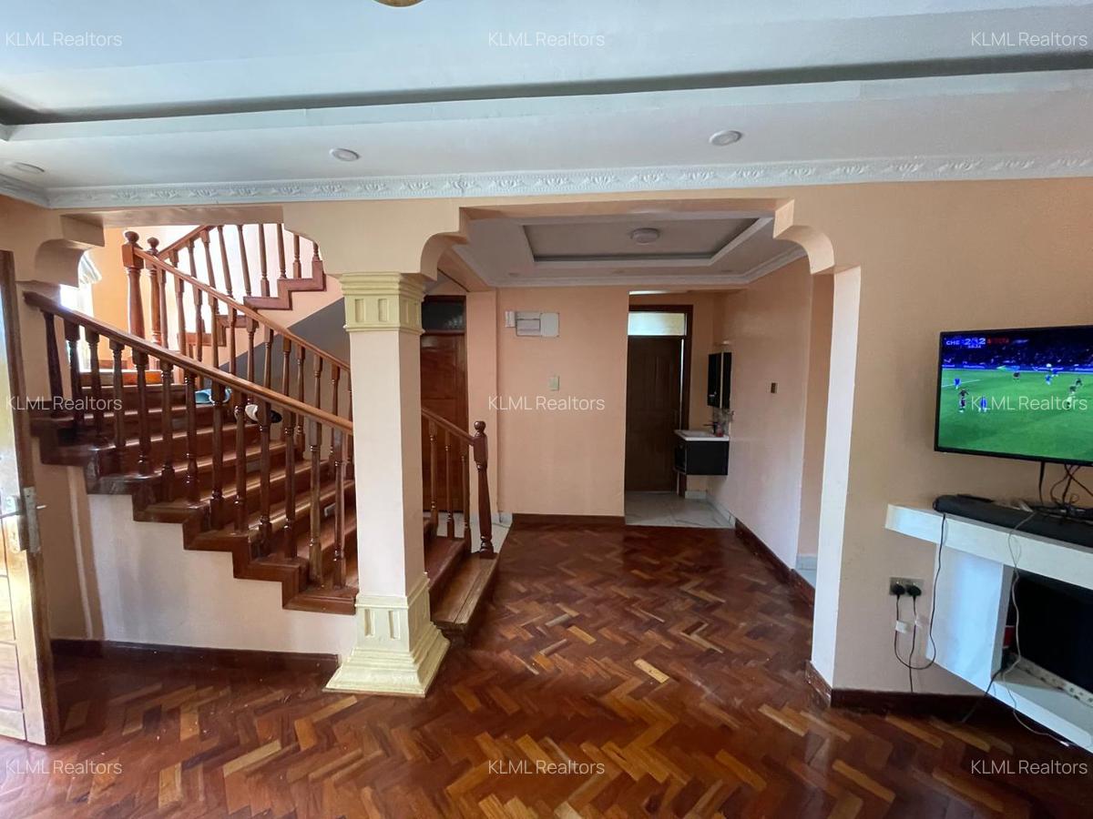 4 Bed Townhouse with En Suite at Kihumo Regen - 14