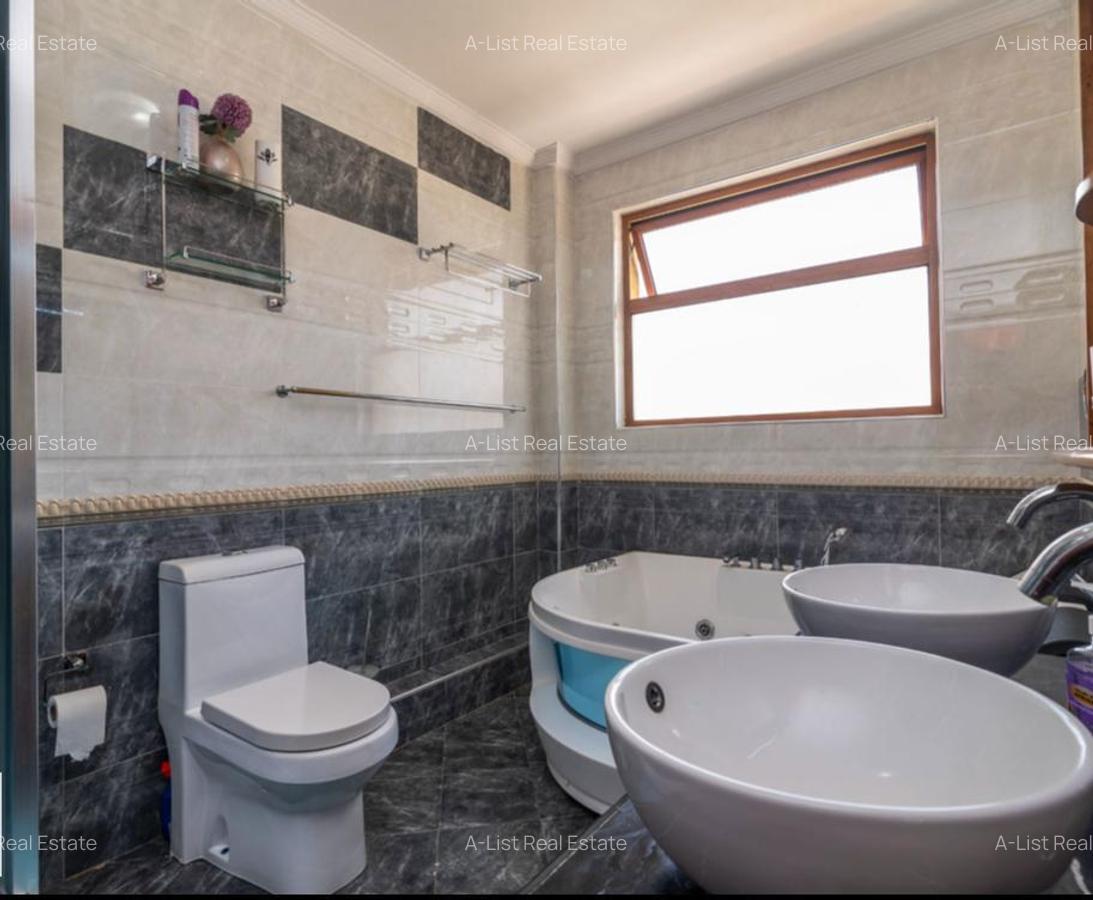 5 Bed Villa with En Suite at Isaac Gathanju Close - 11