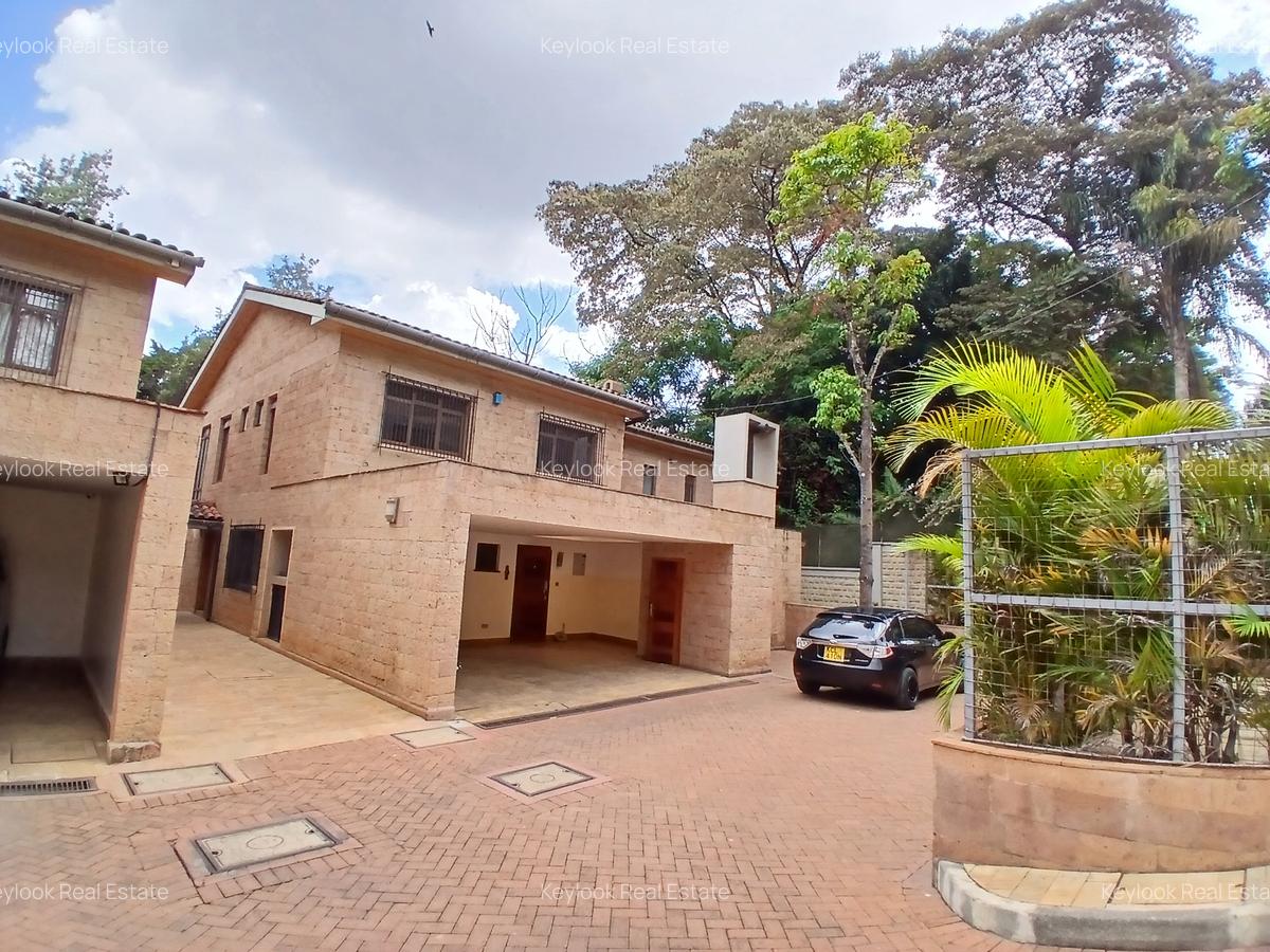 5 Bed Townhouse with En Suite at Lavington - 3