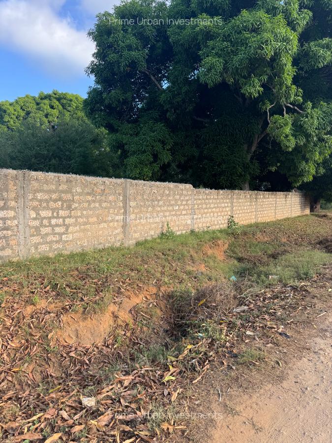 23 ac Land in Kikambala - 7