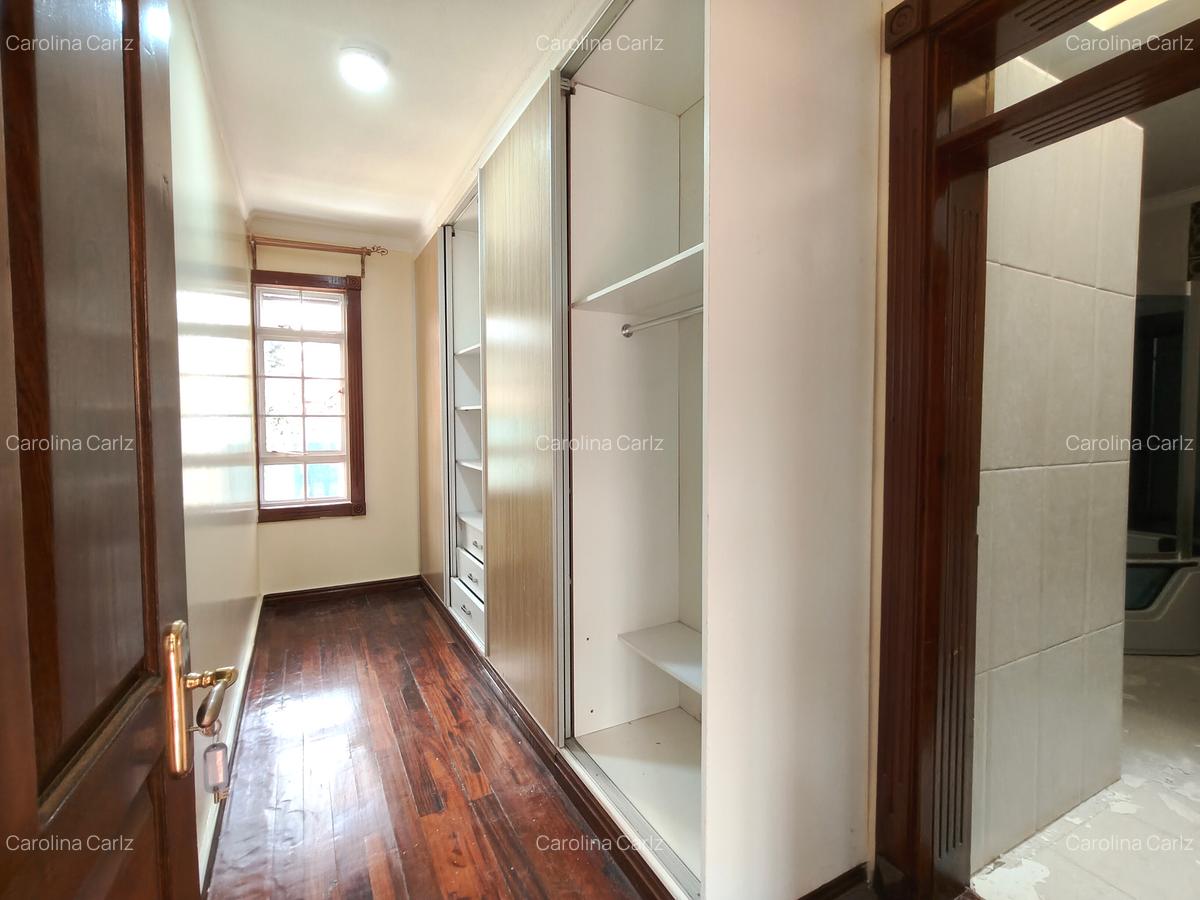 4 Bed Townhouse with En Suite at Kyuna - 14