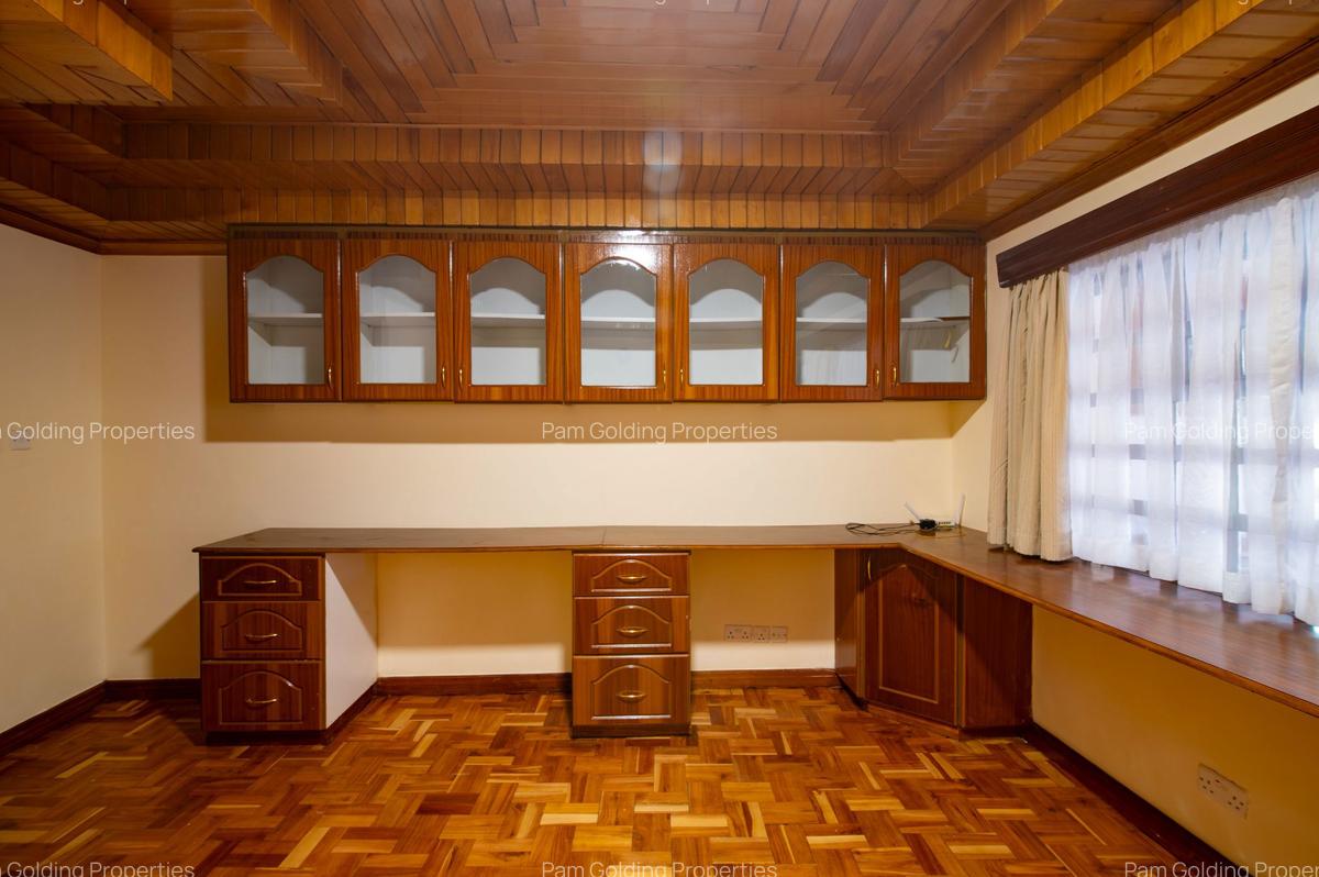 5 Bed House in Runda - 20