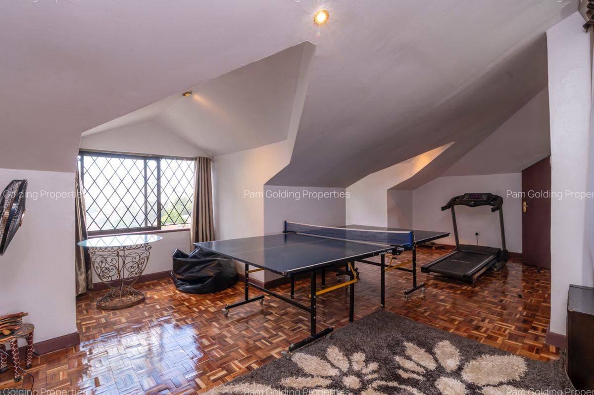 4 Bed Apartment with En Suite at Off East Church Road - 10