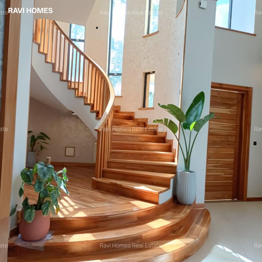 5 Bed Villa with En Suite in Loresho - 16