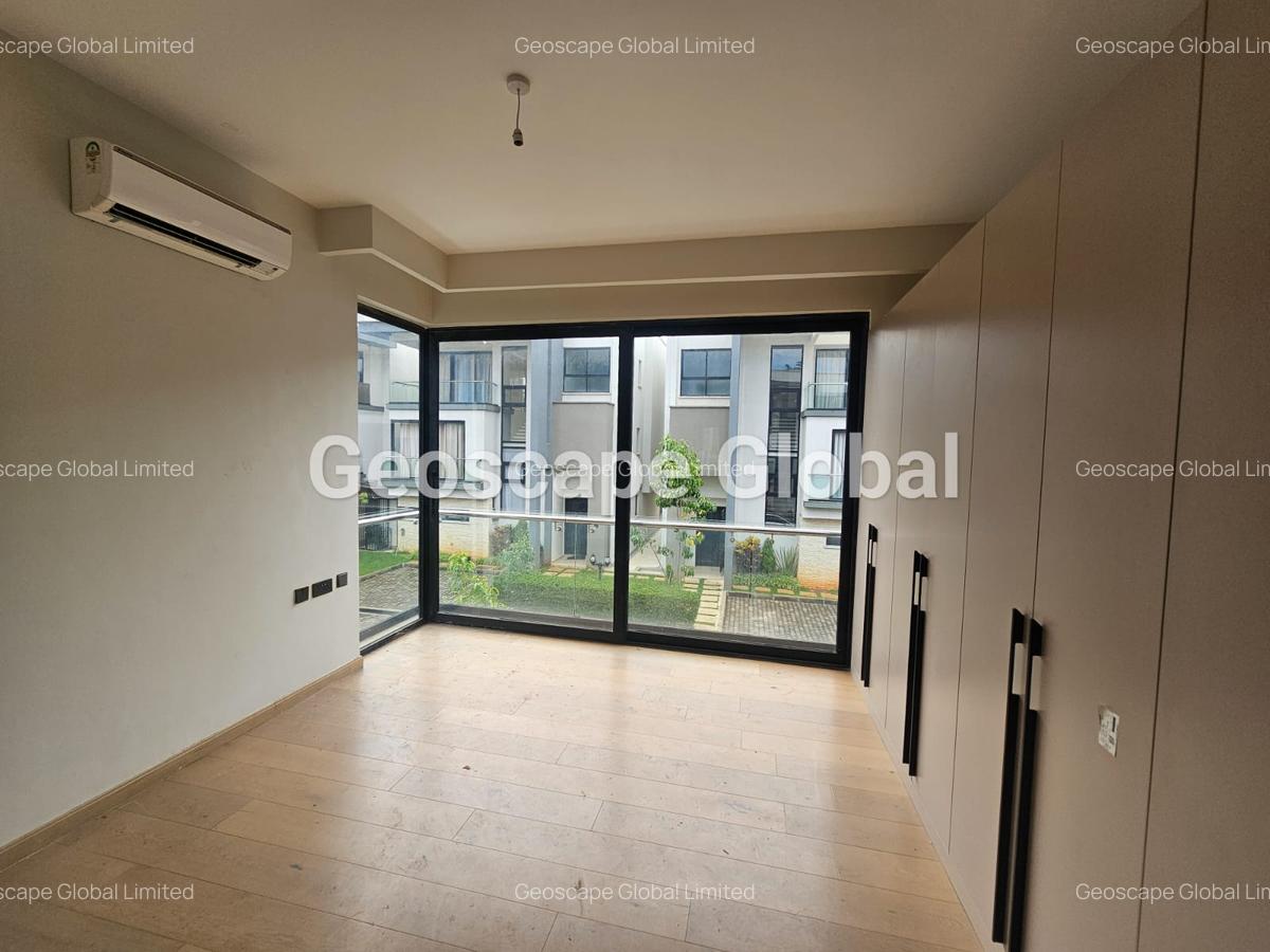 5 Bed Townhouse with En Suite in Lavington - 9