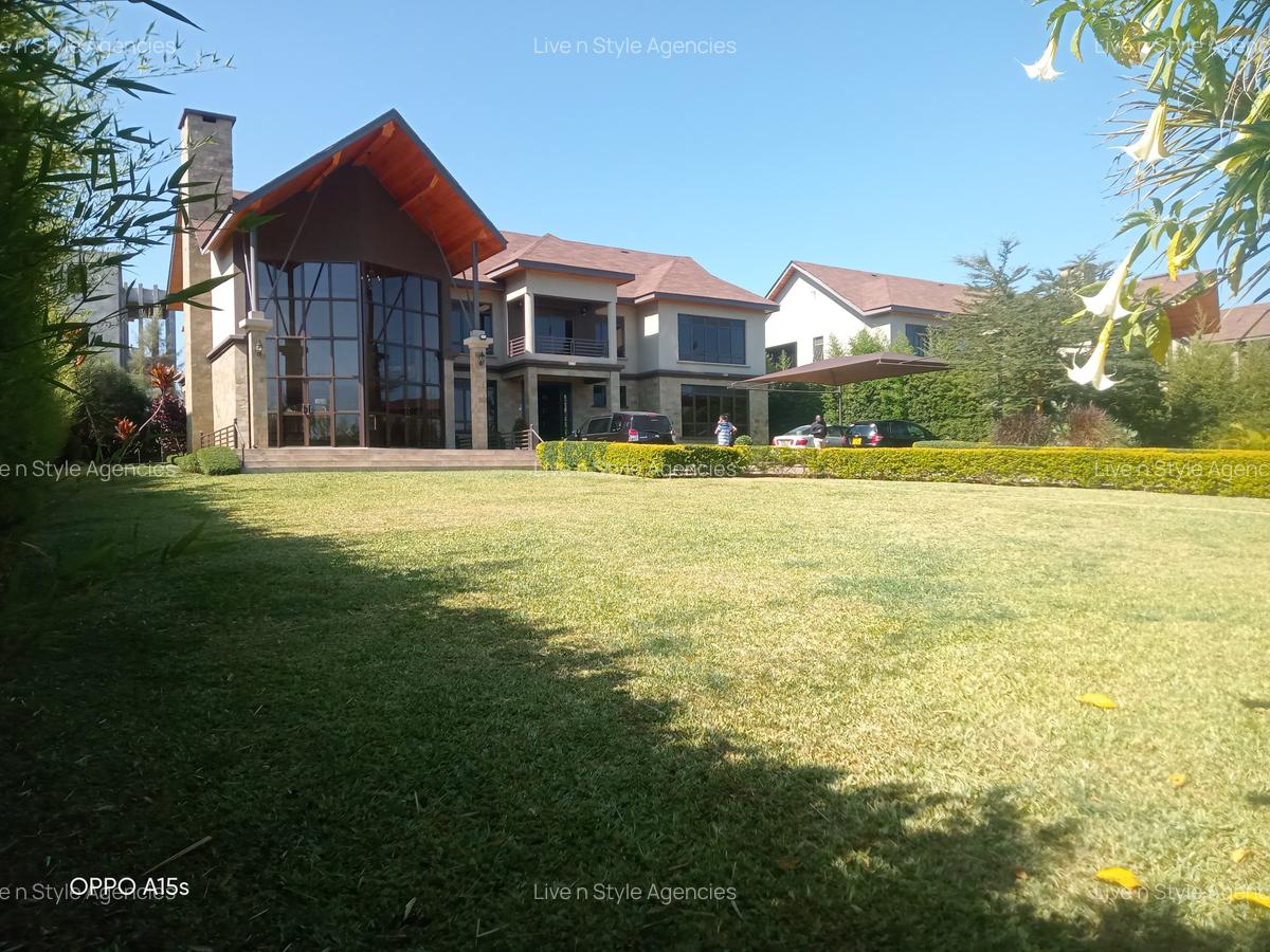 5 Bed House with En Suite in Runda - 2