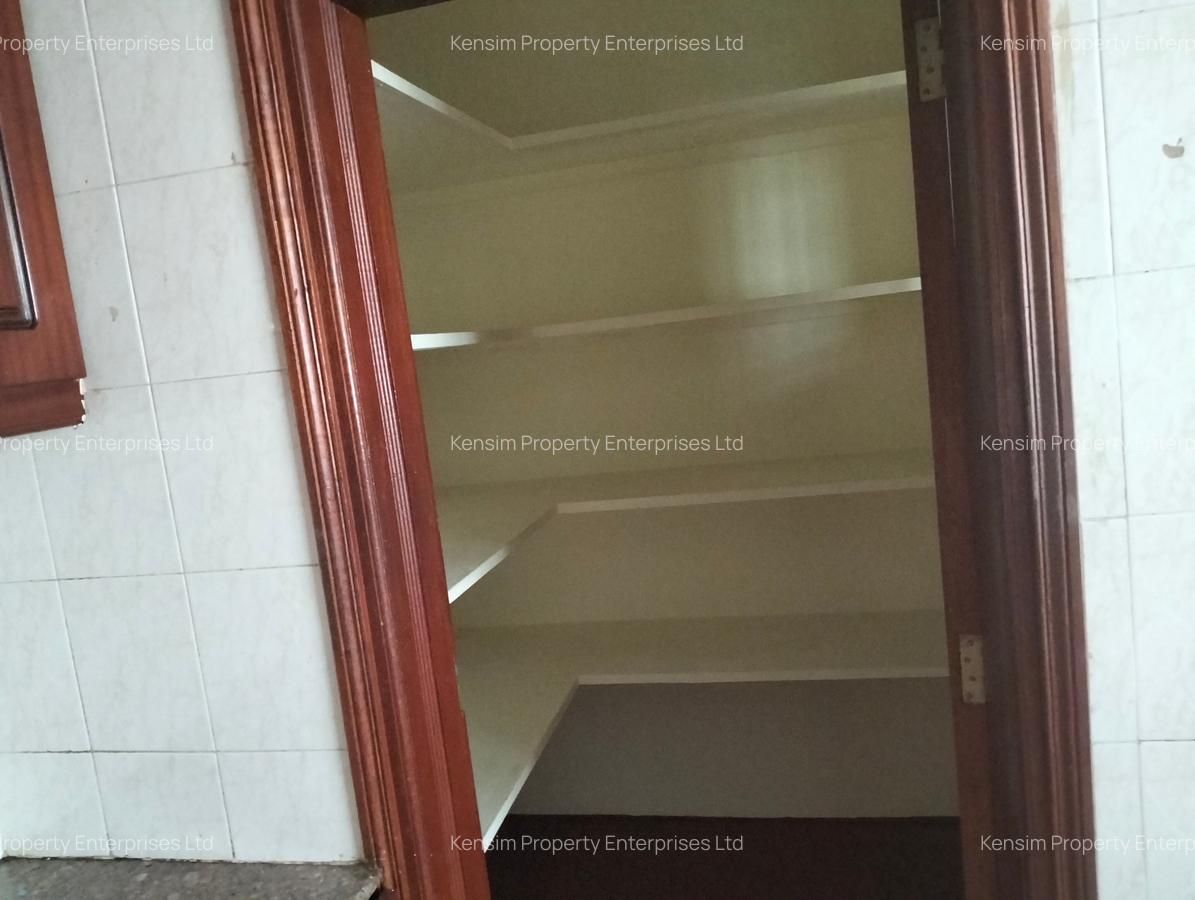 4 Bed Apartment with En Suite in Riverside - 2