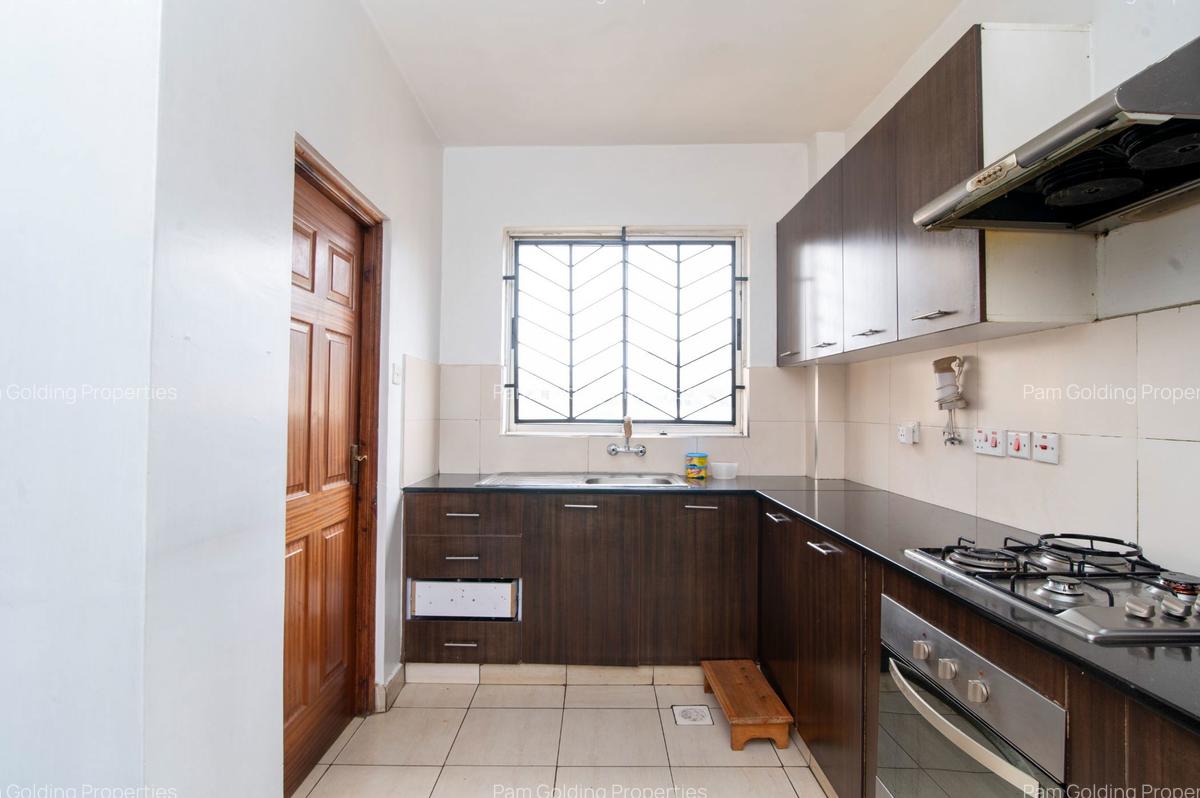 3 Bed Apartment with En Suite in Parklands - 7