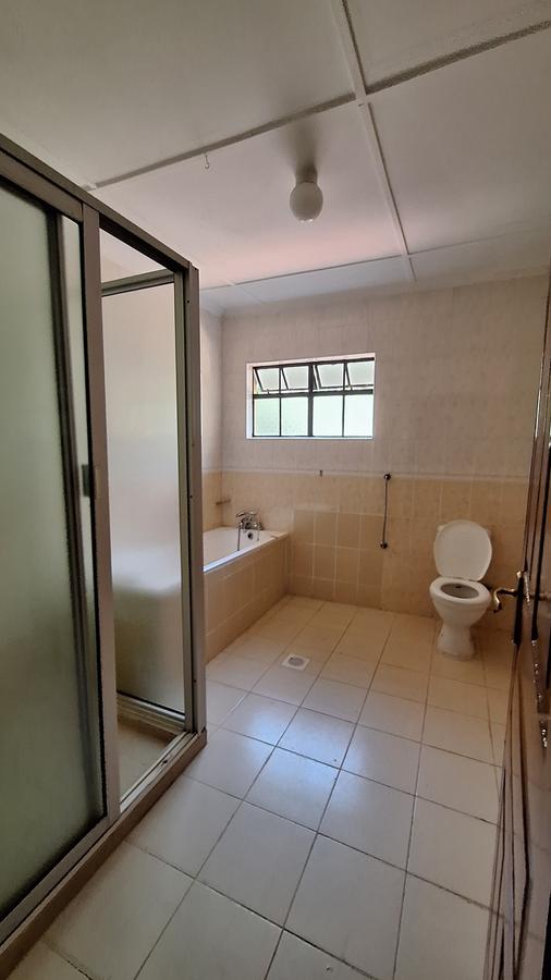 4 Bed Townhouse with En Suite in Lavington - 6