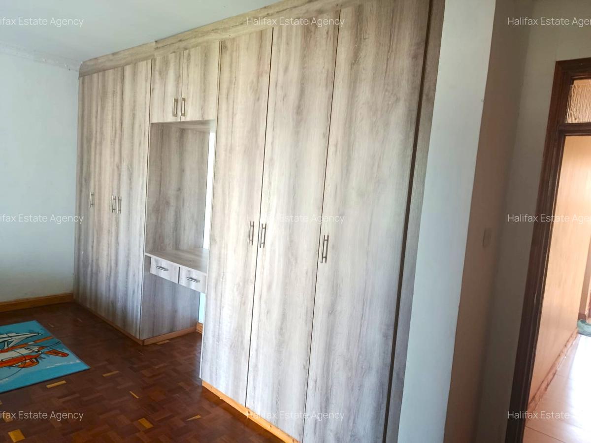 6 Bed House with En Suite in Runda - 5