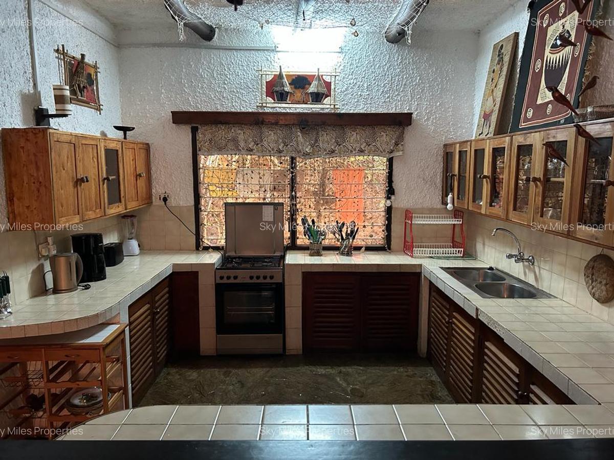 3 Bed Villa with En Suite at La-Marina - 18